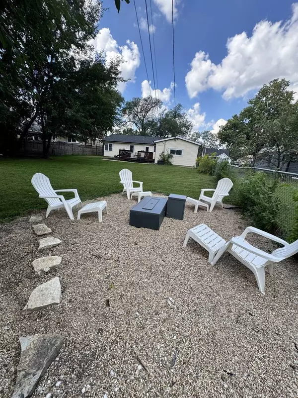 9217 Lynwood Drive, Oak Lawn, IL 60453