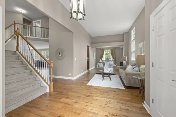 427 Glover Drive, North Aurora, IL 60542