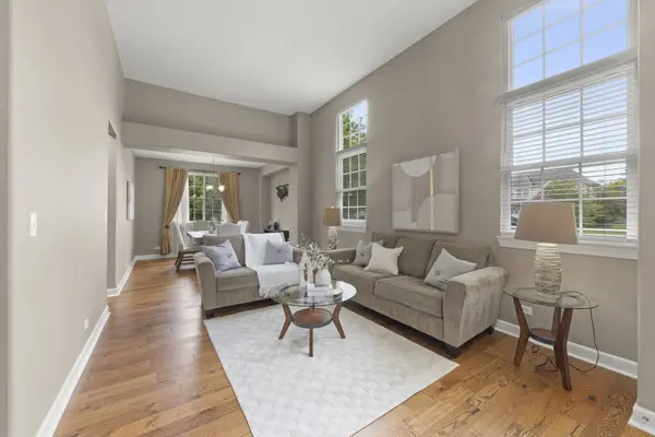 427 Glover Drive, North Aurora, IL 60542