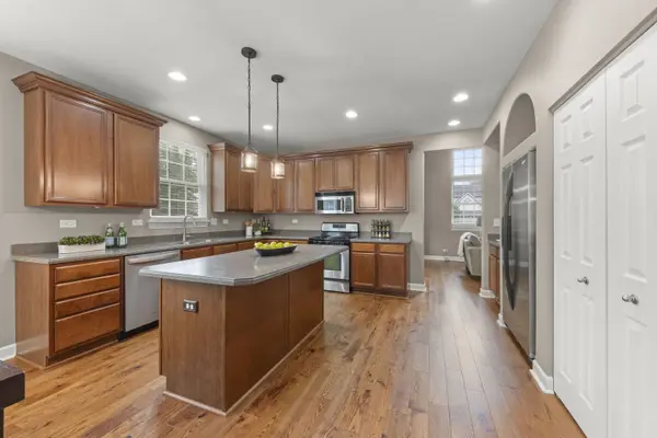 427 Glover Drive, North Aurora, IL 60542