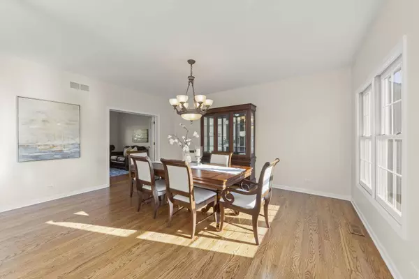 4112 SCHILLINGER Drive, Naperville, IL 60564