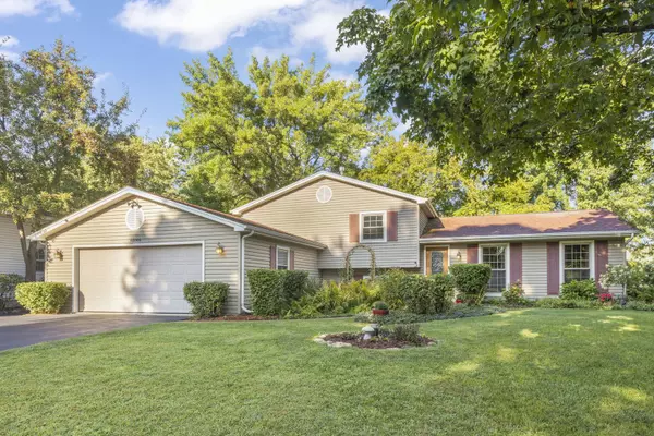 10S506 Whittington Lane, Naperville, IL 60564