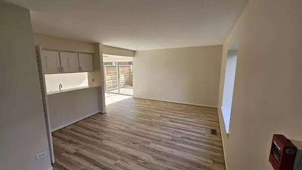 8234 PORTSMOUTH Drive #A, Darien, IL 60561