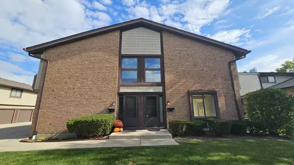 8234 PORTSMOUTH Drive #A, Darien, IL 60561