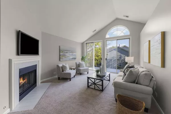 30W023 Cedar Court #023, Warrenville, IL 60555