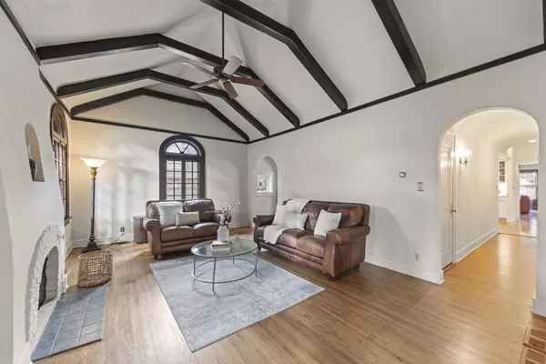 444 S Sleight Street, Naperville, IL 60540