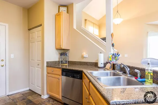 577 Pinebrook Drive, Bolingbrook, IL 60490