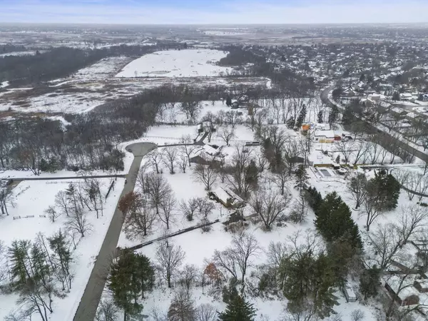 27w264 80th Street, Naperville, IL 60565