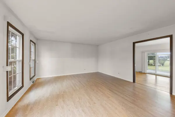 966 W Bauer Road, Naperville, IL 60563