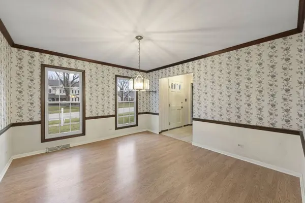 966 W Bauer Road, Naperville, IL 60563