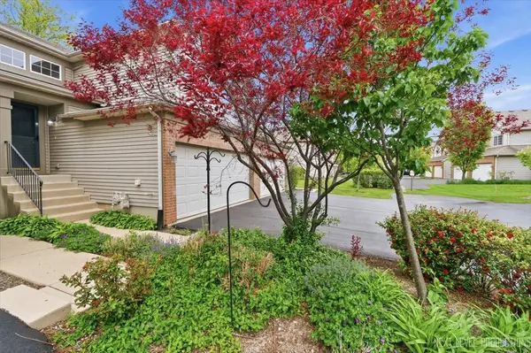 1078 Parkhill Circle #1078, Aurora, IL 60502