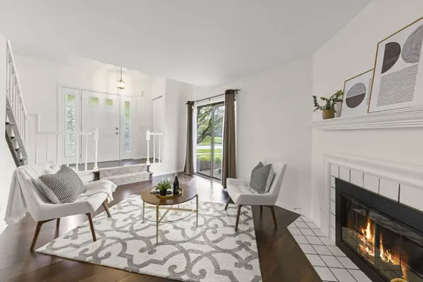 1353 Queensgreen Circle #1502, Naperville, IL 60563