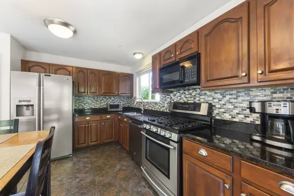 2308 Periwinkle CT, Naperville, IL 60540