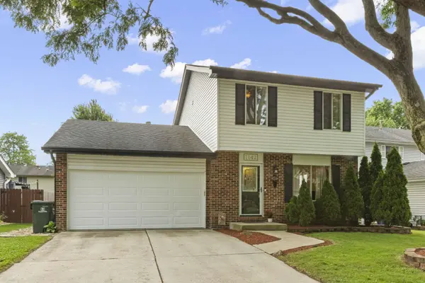 1142 Greensfield DR, Naperville, IL 60563
