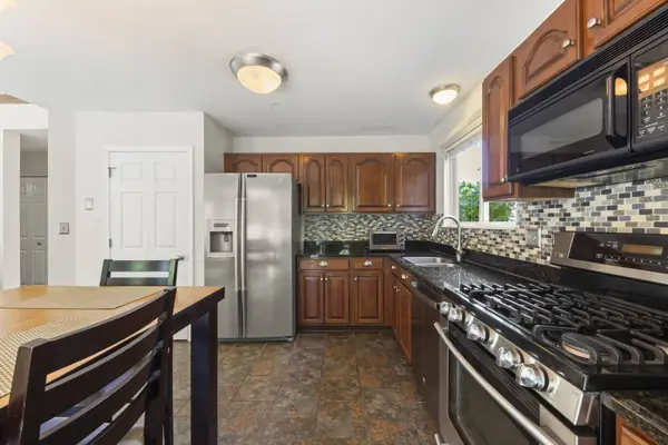 2308 Periwinkle CT, Naperville, IL 60540