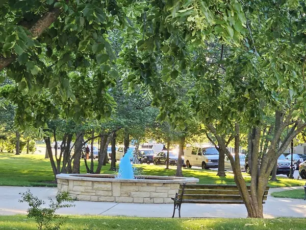 783 Four Seasons BLVD, Aurora, IL 60504