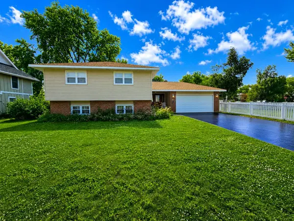 1644 Verdin LN, Naperville, IL 60565