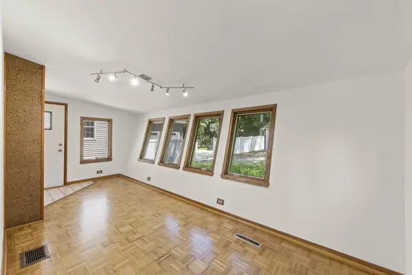 316 W 5th AVE, Naperville, IL 60563
