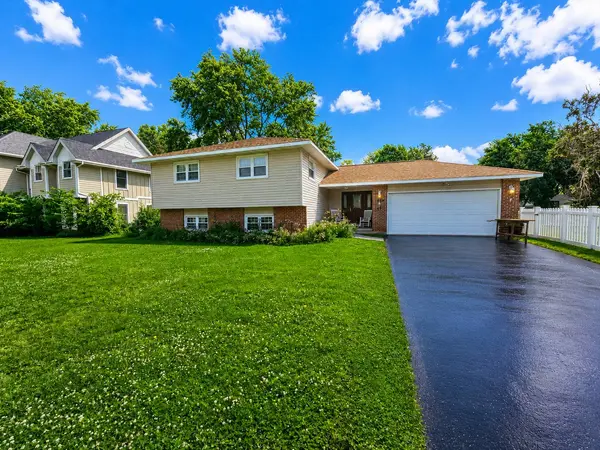 1644 Verdin LN, Naperville, IL 60565