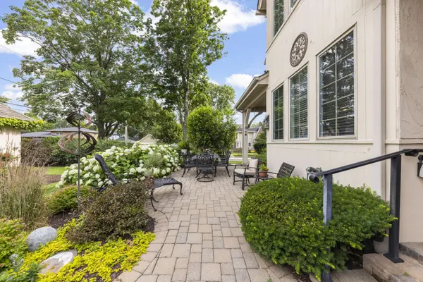 706 N Ellsworth ST, Naperville, IL 60563