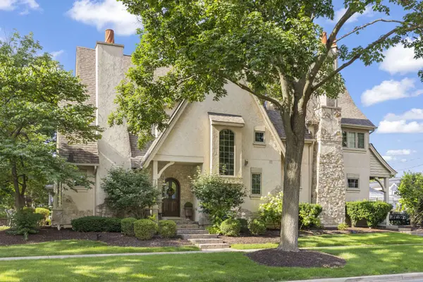 706 N Ellsworth ST, Naperville, IL 60563