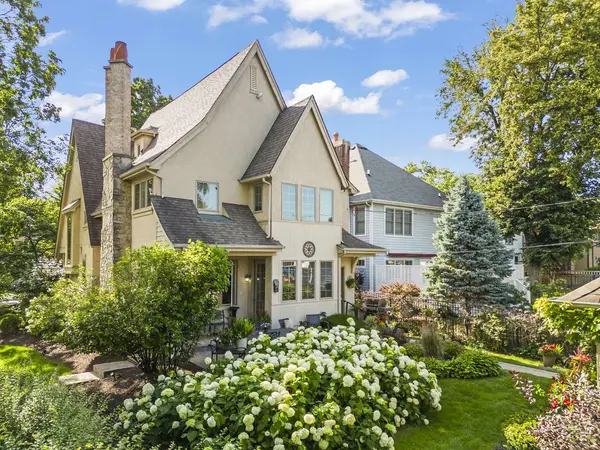 706 N Ellsworth ST, Naperville, IL 60563