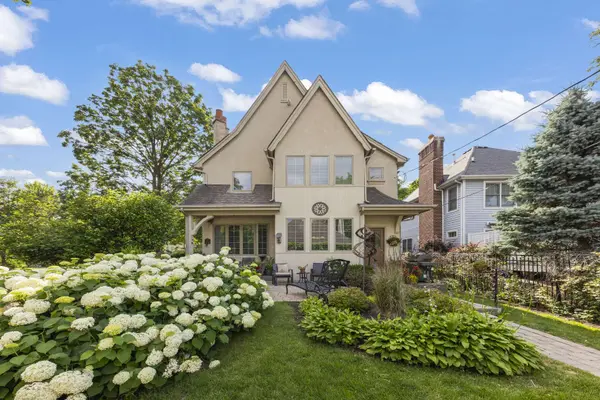 706 N Ellsworth ST, Naperville, IL 60563