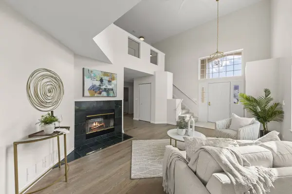 623 Wintergreen CIR, Naperville, IL 60540