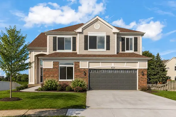 623 Wintergreen CIR, Naperville, IL 60540