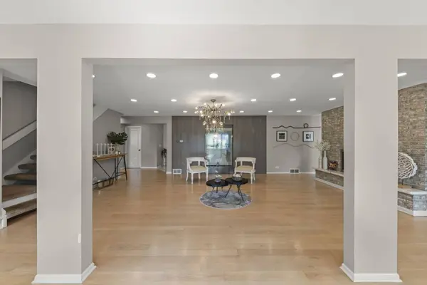 23W735 Hobson RD, Naperville, IL 60540