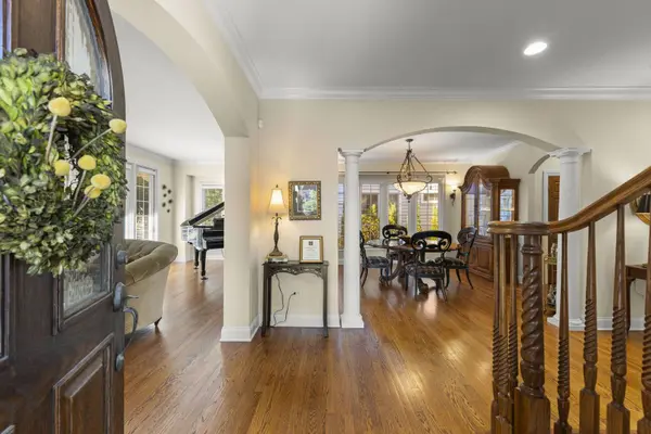 706 N Ellsworth ST, Naperville, IL 60563