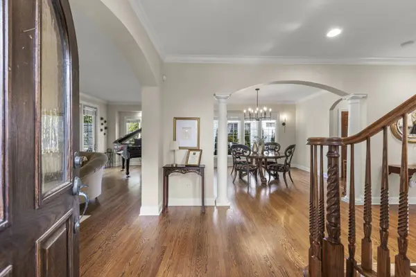 706 N Ellsworth ST, Naperville, IL 60563