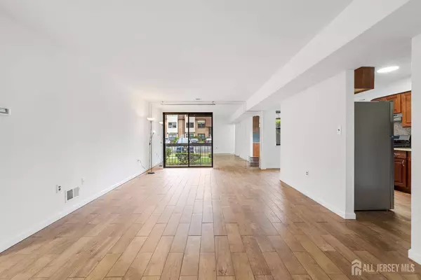 1602 Raspberry CT, Edison, NJ 08817