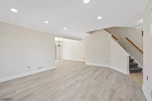 42 Shire Ct, Hillsborough Twp., NJ 08844