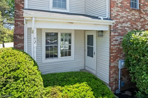 42 Shire Ct, Hillsborough Twp., NJ 08844