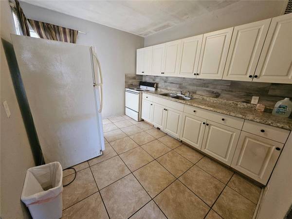 2510 QUEEN ST S, St Petersburg, FL 33712