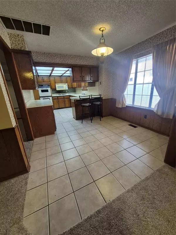 2328 Celina DR, Midwest City, OK 73130