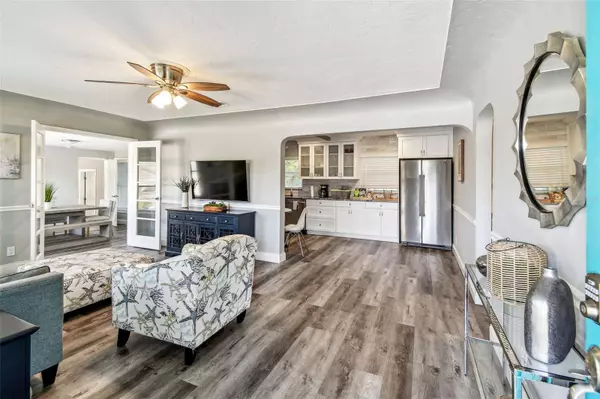 6207 GULFPORT BLVD S, Gulfport, FL 33707