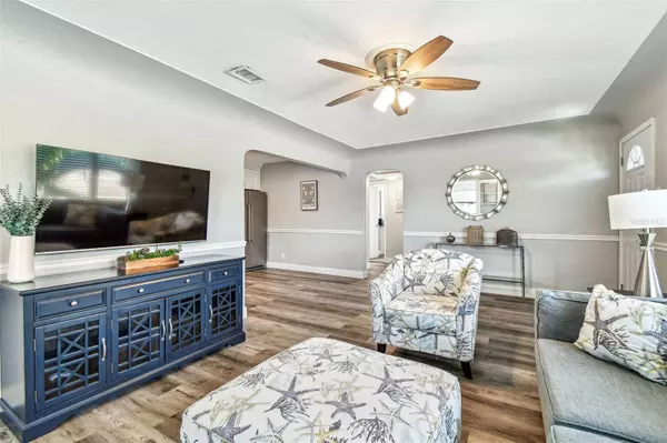 6207 GULFPORT BLVD S, Gulfport, FL 33707