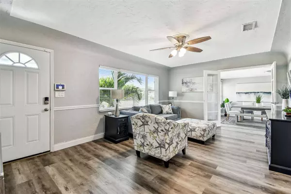 6207 GULFPORT BLVD S, Gulfport, FL 33707