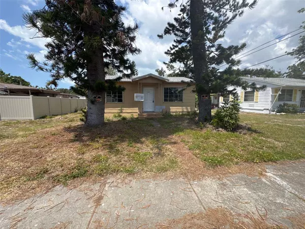 1319 56TH ST S, Gulfport, FL 33707