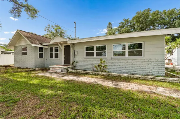 2120 W CLIFTON ST, Tampa, FL 33603