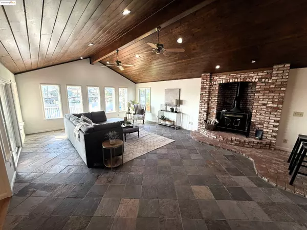 301 Discovery Bay Blvd, Discovery Bay, CA 94505