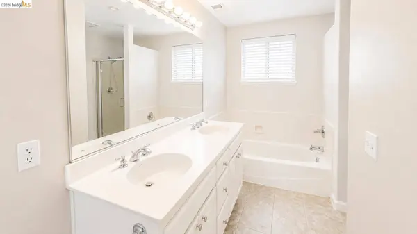 62 W Brookside Dr, Cloverdale, CA 95425