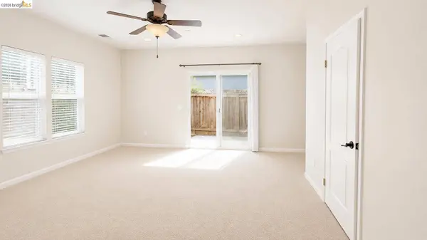 62 W Brookside Dr, Cloverdale, CA 95425
