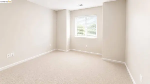 62 W Brookside Dr, Cloverdale, CA 95425