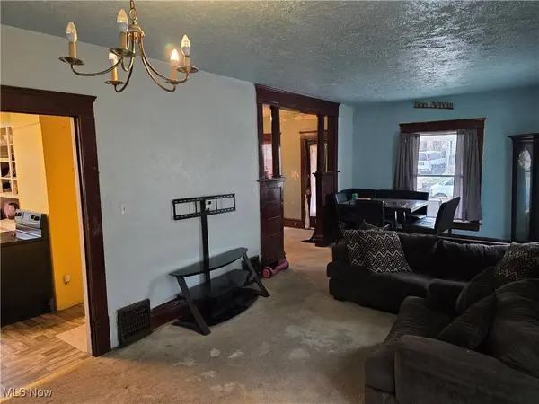 38 Royal PL, Akron, OH 44310