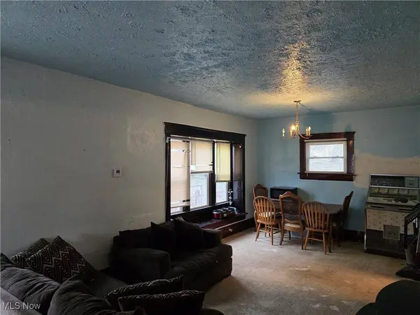 38 Royal PL, Akron, OH 44310