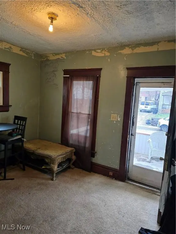 38 Royal PL, Akron, OH 44310