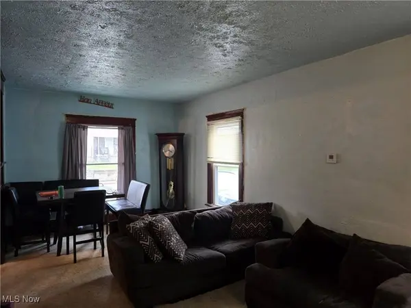 38 Royal PL, Akron, OH 44310